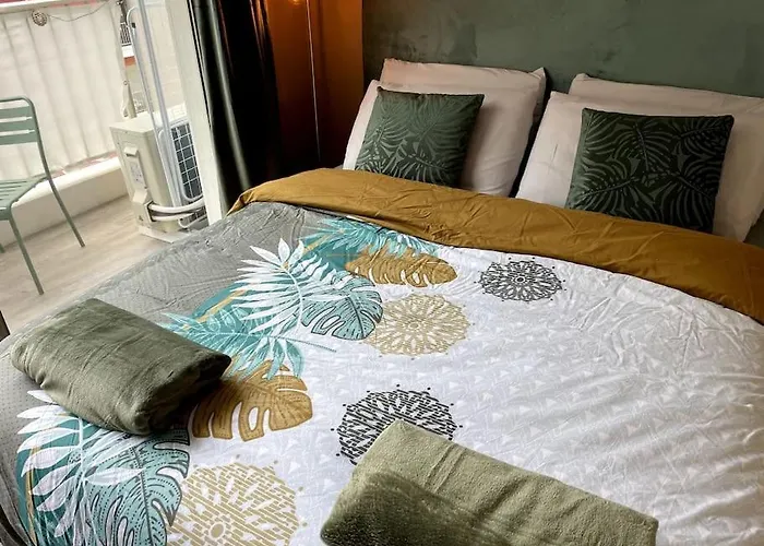 La Room: Seaside + Terrace + Parking * Μεντόν